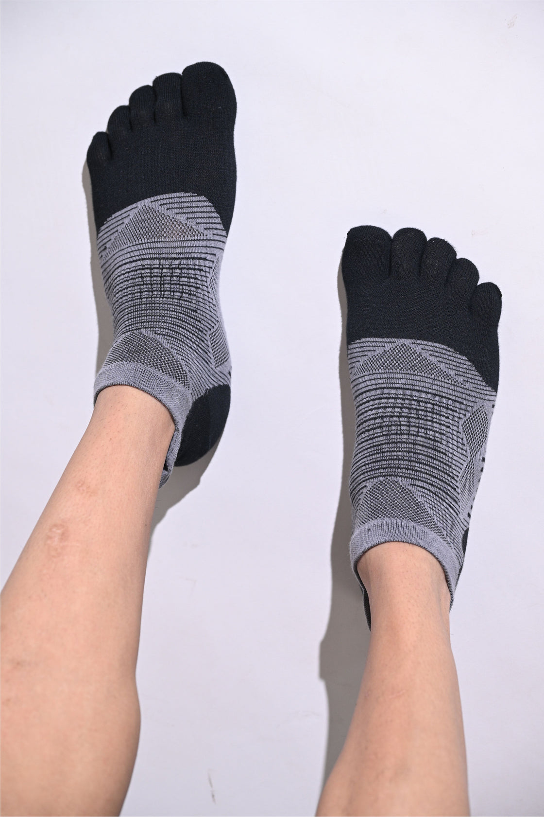 Five Finger Toe Socks Black – ENDURACE - Main Image