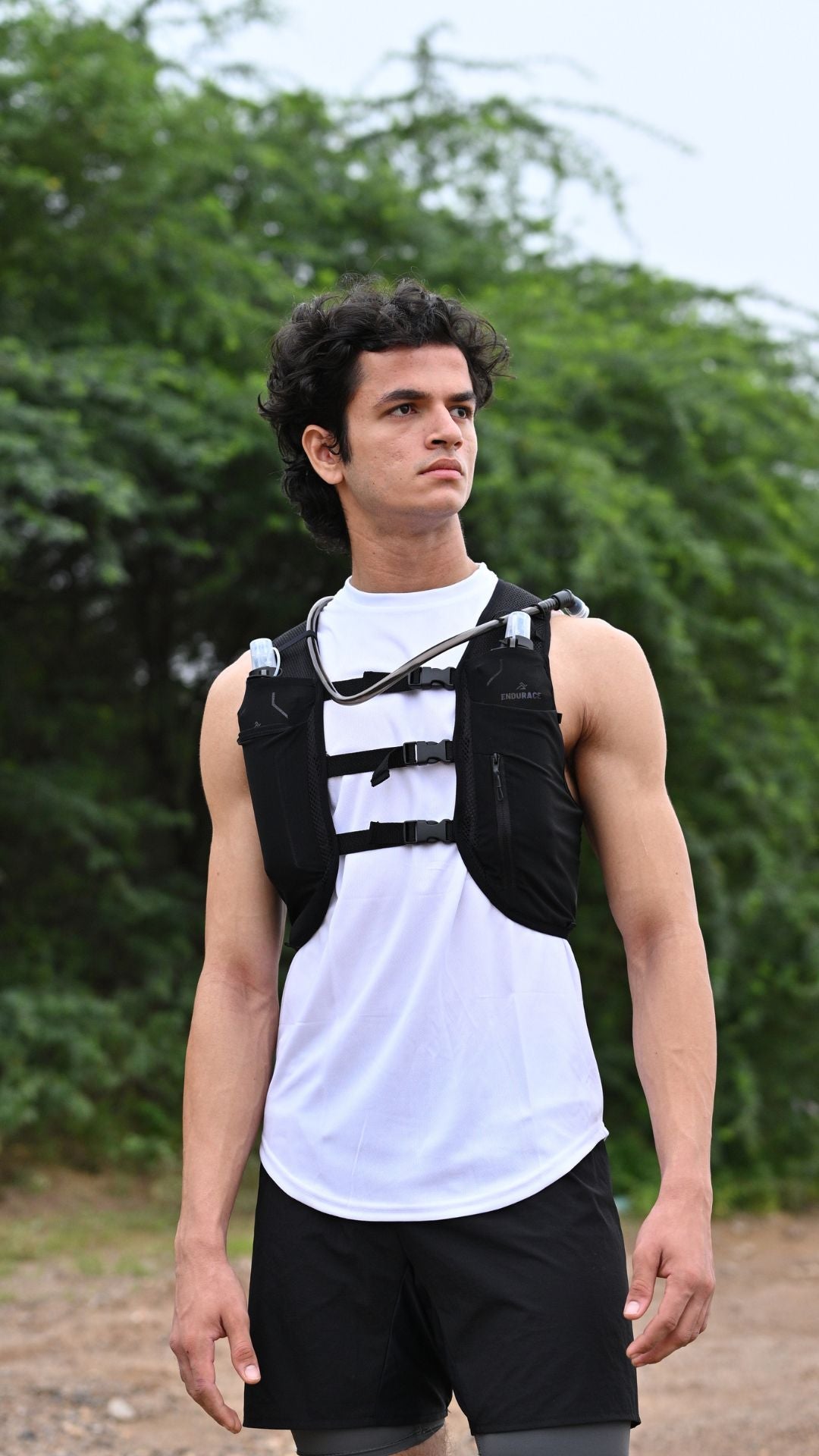Unisex 8 Litres Black Hydration Vest (With 2x500ML Soft Flasks + 1x2L Reservoir)